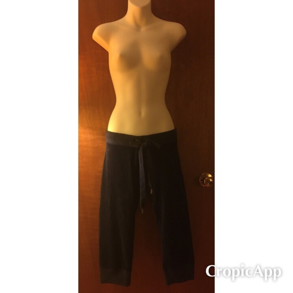 JUICY COUTURE BLACK VELOUR SLIM PANTS.